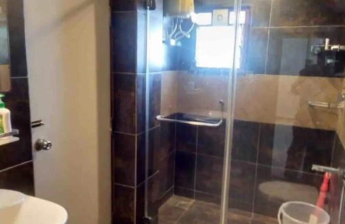 Besant Nagar Apartment | Besant Nagar, Fully Furnished Accommodates 6 adults-Wireless Internet ready