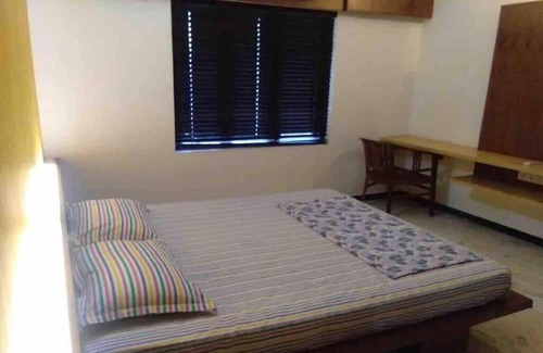 Besant Nagar Apartment | Besant Nagar, Fully Furnished Accommodates 6 adults-Wireless Internet ready