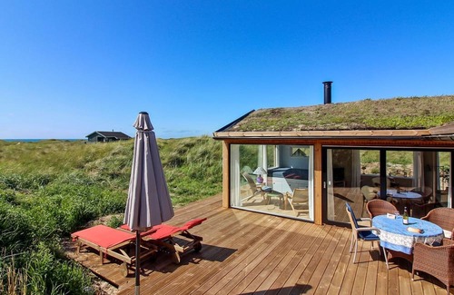 Grønhøj House | "Hoat" - 300m from the sea by Interhome