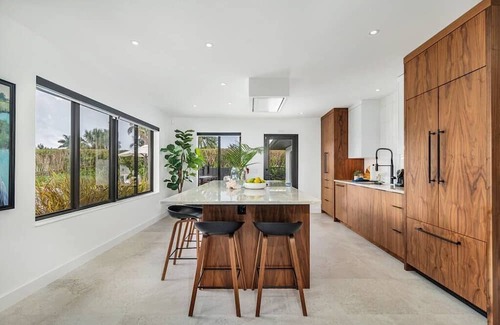 Lake Clarke Shores House | The Bird House - Lake Front in West Palm Beach!