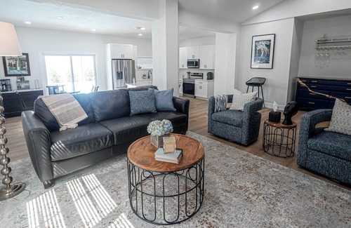 Old Seminole Heights House | 4-bedroom vacation home near Tampa Riverwalk - 6-minute drive