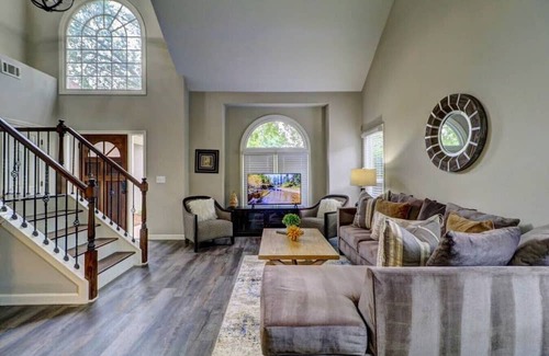 Johns Creek House | Victory Gate · ATH - Johns Creek-3BR-Fenced-Pet Friendly