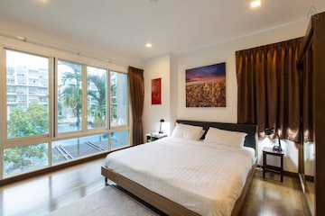 Khao Takiab Apartment | THE SEACRAZE, Executive 5 star, near beach