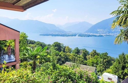 Vira Apartment | Cosy apartment for 5 guests with pool, WIFI, TV and patio