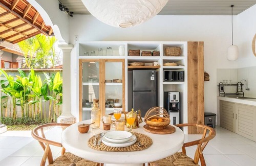 Sunset Road Villa | Mona, Unique 1Br Villa in Seminyak