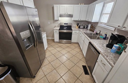Paducah House | Clean, quiet & comfortable, 3 bed 2 bath pet friendly Paducah home near winery.