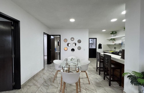 Tlaltenango House | Nuevo y Amplio Departamento en el Centro de la Ciudad con 2 Camas King