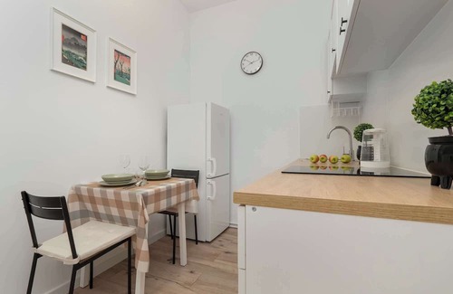 Srodmiescie Apartment | Tuwima 25 | Łódź | Beige Apartment | Remote Work
