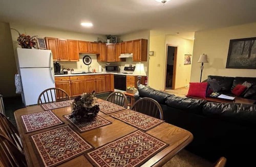 Lock Haven Apartment | Enjoy the Bear Den Guest House's amazing views