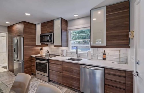 Cherry Condo | Modern Myers Park 1BR King Condo | Queens Rd