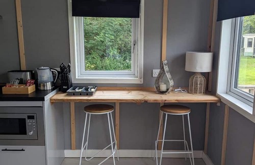 Llanfair Caereinion Cabin | Tranquil Cabin Retreat in Welshpool