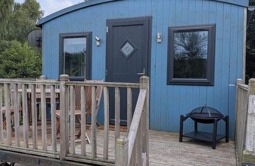 Llanfair Caereinion Cabin | Tranquil Cabin Retreat in Welshpool