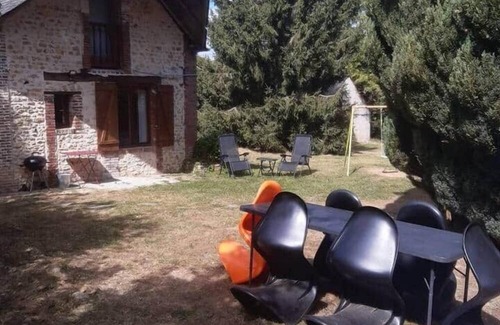 Maheru House | Authentic Normandy & large plot
