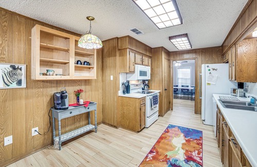 Mineola House | Family Getaway on 4 Acres in Mineola!