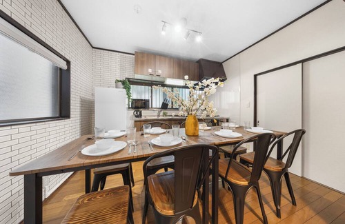 Shinjuku House | Private house for rent 5 min walk from train station sleeping up to 8 people/4 bedrooms/7 beds/FreeWi-Fi