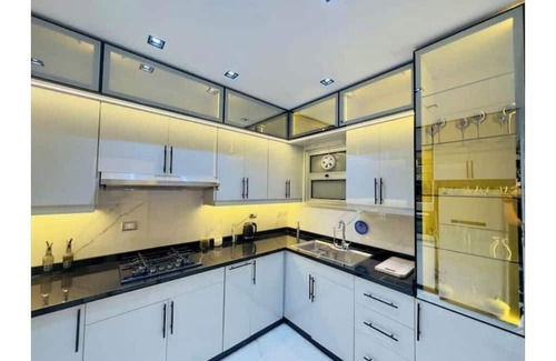 Al Duqqi Apartment | Hjertet av Al Mohandiseen
