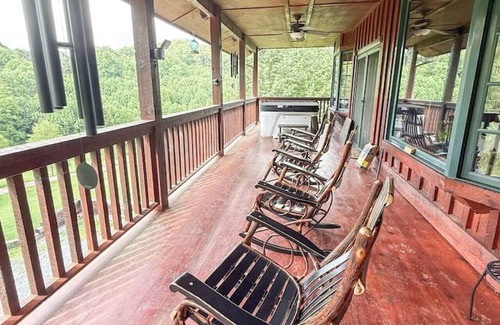 Zionville Cabin | Large Family Cabin - Hot Tub | Views | Game Room