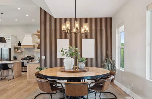 Salem House | Spacious 6000 sqft Retreat with Pickleball Court & Entertainment Galore
