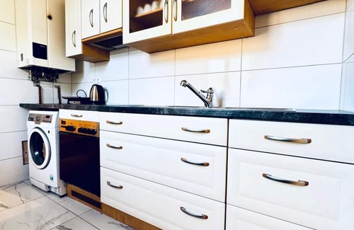 Liesing Apartment | Convenient Room in Shared Apt | Walk to Kaufpark