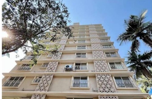 Kandivali East Apartment | 1BHK Cozy Service Apt in Malad west