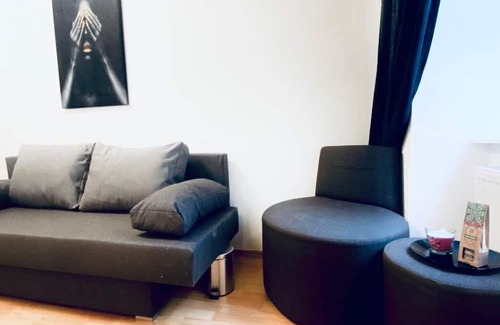 Thurygrund Apartment | Comfy & Cozy 3BR Apartment by Währinger Park