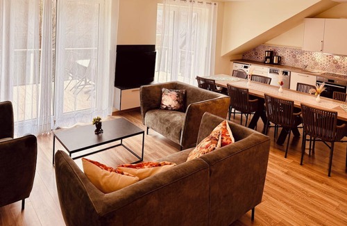 Ellenz-Poltersdorf Apartment | Penthouse apartment - 1-8 persons - 3 bedrooms