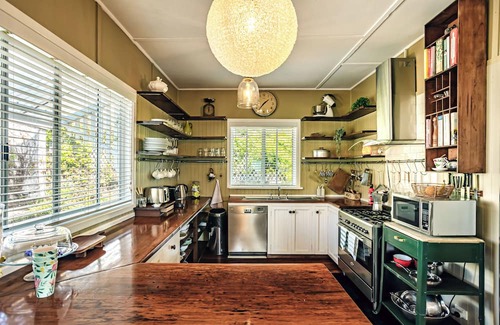 Dorrigo Cottage | Charming 1940's two bedroom cottage, established gardens, large verandah and BBQ