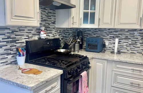 Gardena House | Urban Oasis 15 min from it all