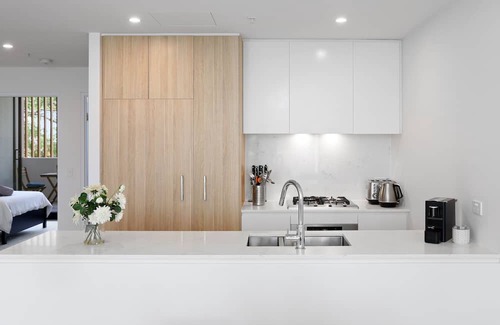 Gordon Apartment | Bright & Stylish 2-Bedroom Escape in Gordon