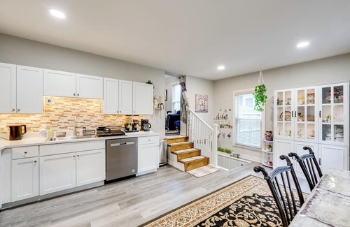 Elgin House | 1 Mi to Dtwn Elgin: Dutch Colonial w/Lovely Patio