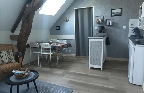 Saint-Georges-sur-Cher Apartment | Gîte La Voilerie, private jacuzzi & pool & cabin bed