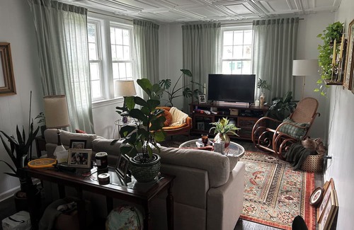 Bowling Green House | Charming 2-bedroom house in Bowling Green with AC