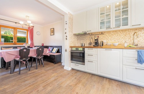 Schleching Apartment | Sylt vacation home Achendamm four separate bedrooms and bathrooms