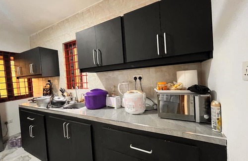 Eastern Region Apartment | Enchanting 3-bedroom apartment with AC in Somanya