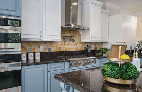 Palm City Apartment | Private 5000 SF Waterfront Mansion w/Pool & Games