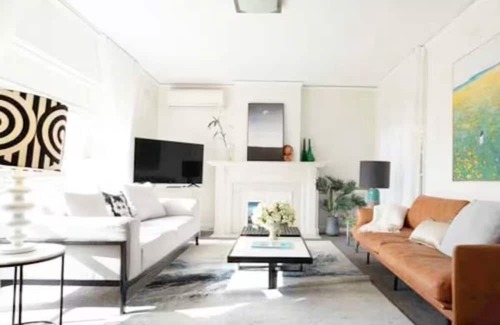 Toorak House | Newly Furnished Toorak Escape 3BR Garden