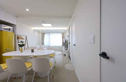 Goyang Villa | [AWESTAY202] Seoul near DMC/New, Full Option/Sleeps7/2BR,4 Beds,1BA/Free Parking