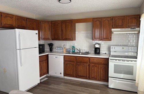 Berwick House | Lovely 3-bedroom house with AC in Des Moines