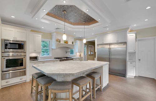 Dix Hills House | Ryder Cup rental 20 minutes to Bethpage Golf Course.n8 day rental for Ryder cup