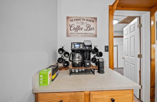 Zionville House | PRIVATE GETAWAY IN GATED COMMUNITY