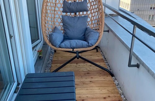 Stadtkern Apartment | Modern city apartment in Essen with balcony