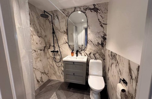 Valby Apartment | Upscale 3BR Apt Summa