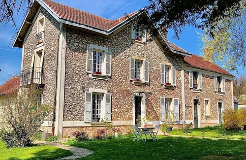 Jouy-sur-Morin House | Charming bourgeois house 1 hour from Paris - 12 travellers - garden 3,370 sqm