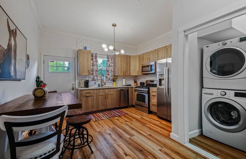Tobin Hill House | NEW! Minutes to The Pearl & Downtown - Historic SA Charm