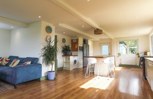 Blackwater House | Charming 4-bedroom house in Kilmuckridge, walking distance to a beautiful beach