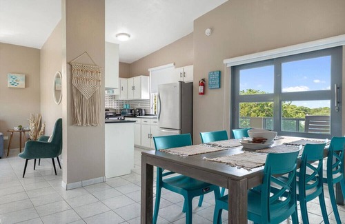 Montalva House | Las Palmas Beach House with Private Pool and Pool Table