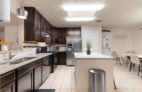 North San Antonio - SAT House | New Listing! Castle Hills Gem - Sleeps-14 - Game Room - Hot Tub - Best Location!