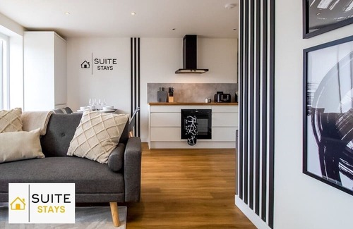 Waddon Apartment | !*Contractors,Discounts,Parking,City Central*!