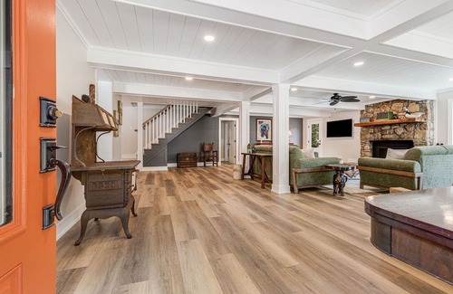 Candler House | Luxury Farmhouse Haven - Hike, Relax, Explore AVL
