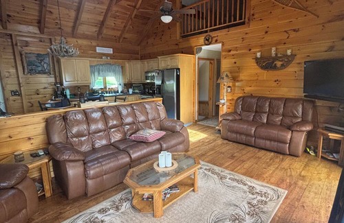 Errol House | Spacious 5-bedroom lake house on Akers Pond in Errol